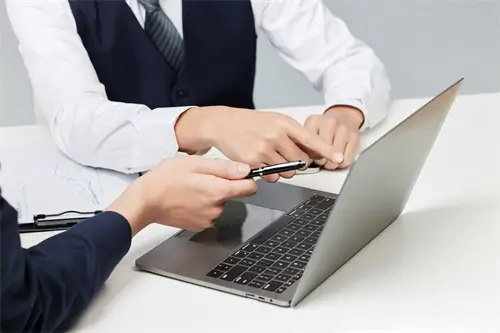 男生挂娃娃什么含义